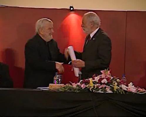 Acto de entrega del ttulo de Doctor Honoris Causa a Bayer